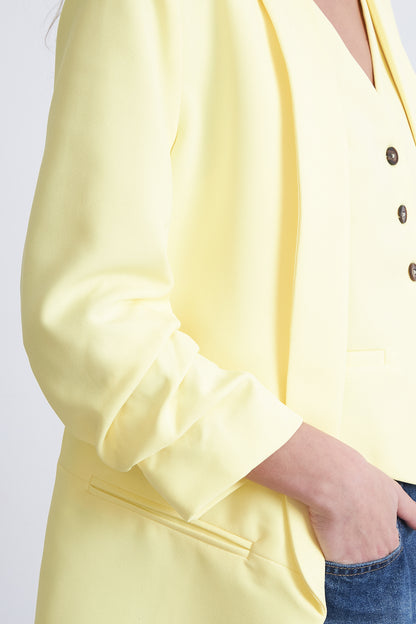 Blazer Manga 3/4 Ajustado con Solapas Amarillo Mantequilla