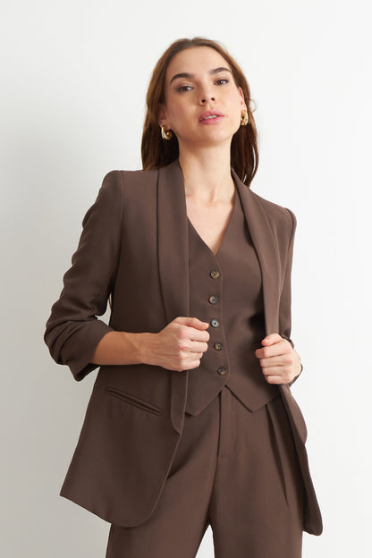 Blazer Manga 3/4 Ajustado con Solapas Mocca