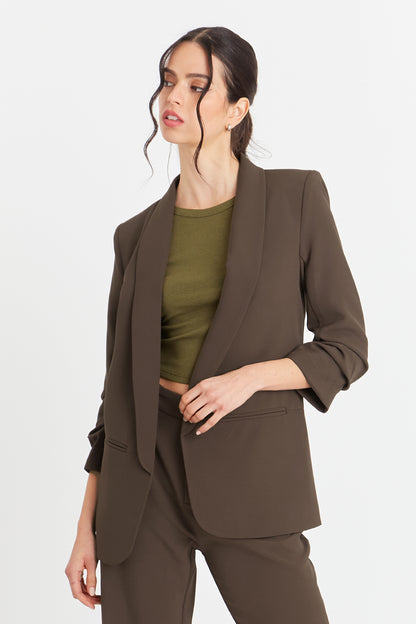 Blazer Manga 3/4 Ajustada Con Pliegues Marrón