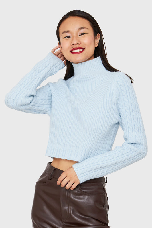 Sweater Crop Cuello Alto Celeste