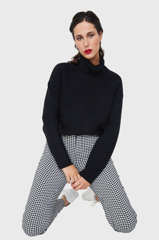 Sweater Cuello Beatle Acanalado Negro