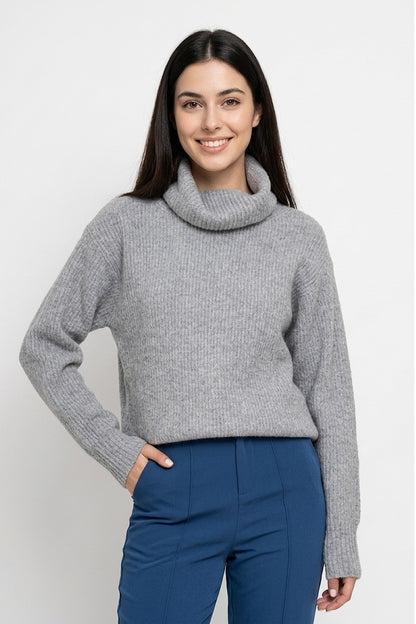 Sweater Acanalado Cuello Alto Gris