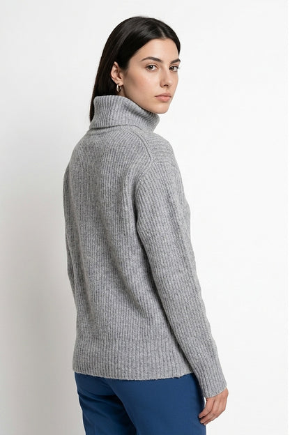 Sweater Acanalado Cuello Alto Gris