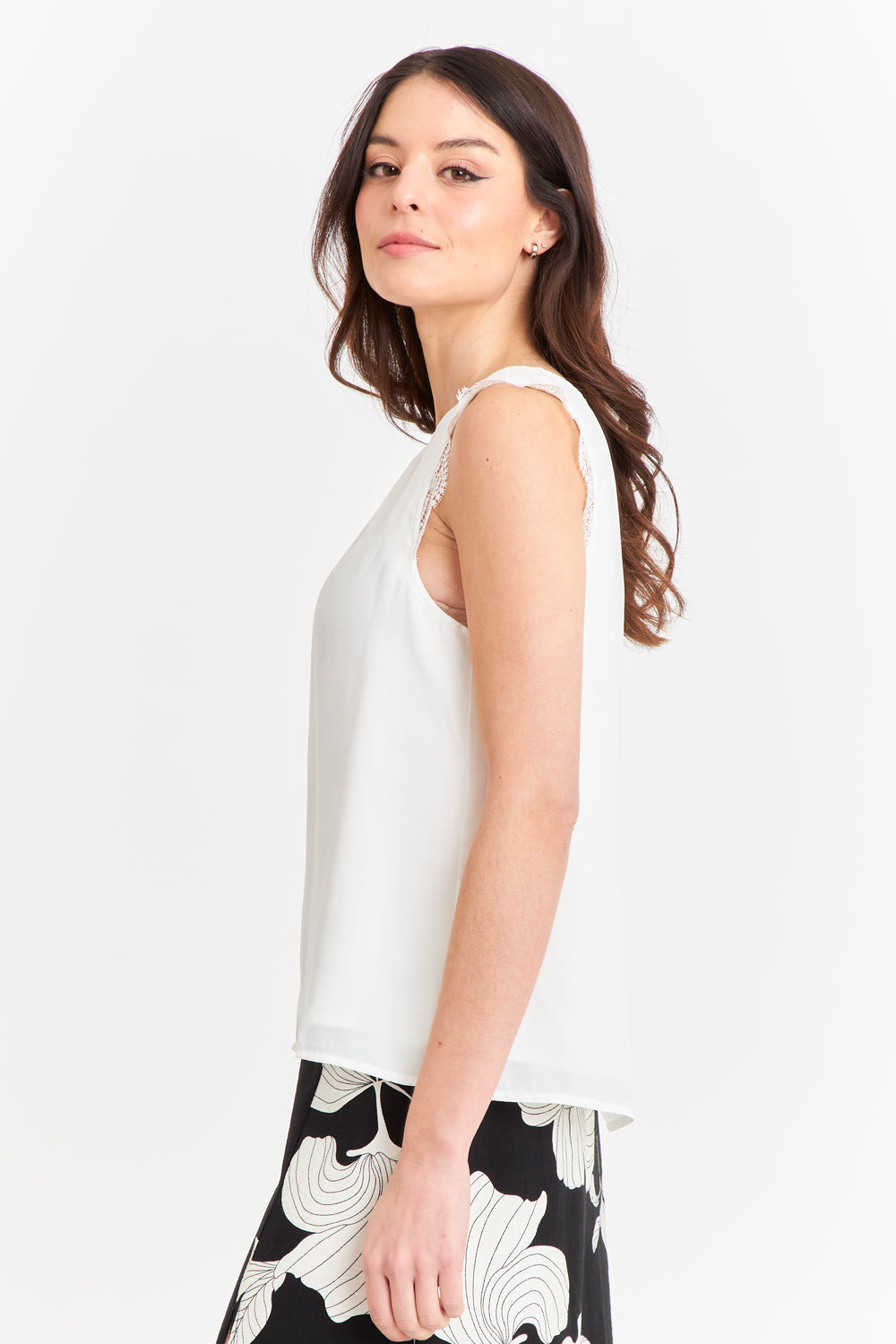 Blusa Encaje Hombros Blanco – Nicopoly - Main Image