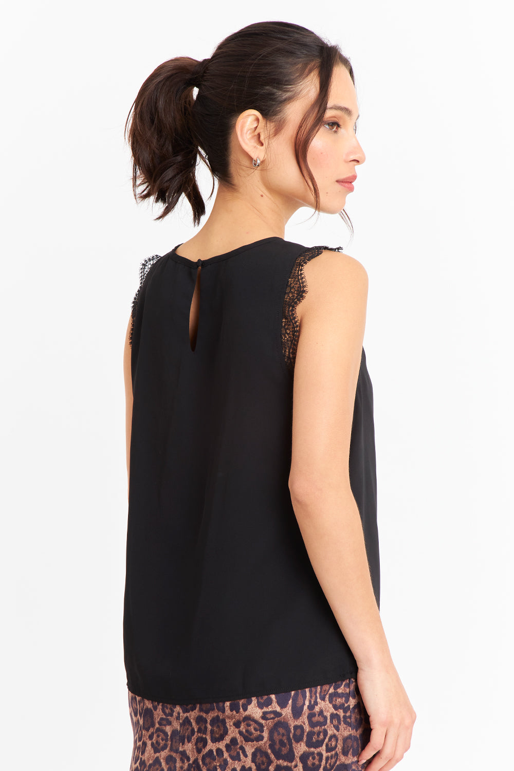 Blusa Encaje Hombros Negro