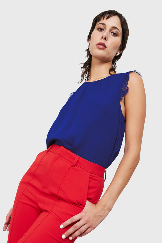 Blusa Encaje Hombros Azul Eléctrico