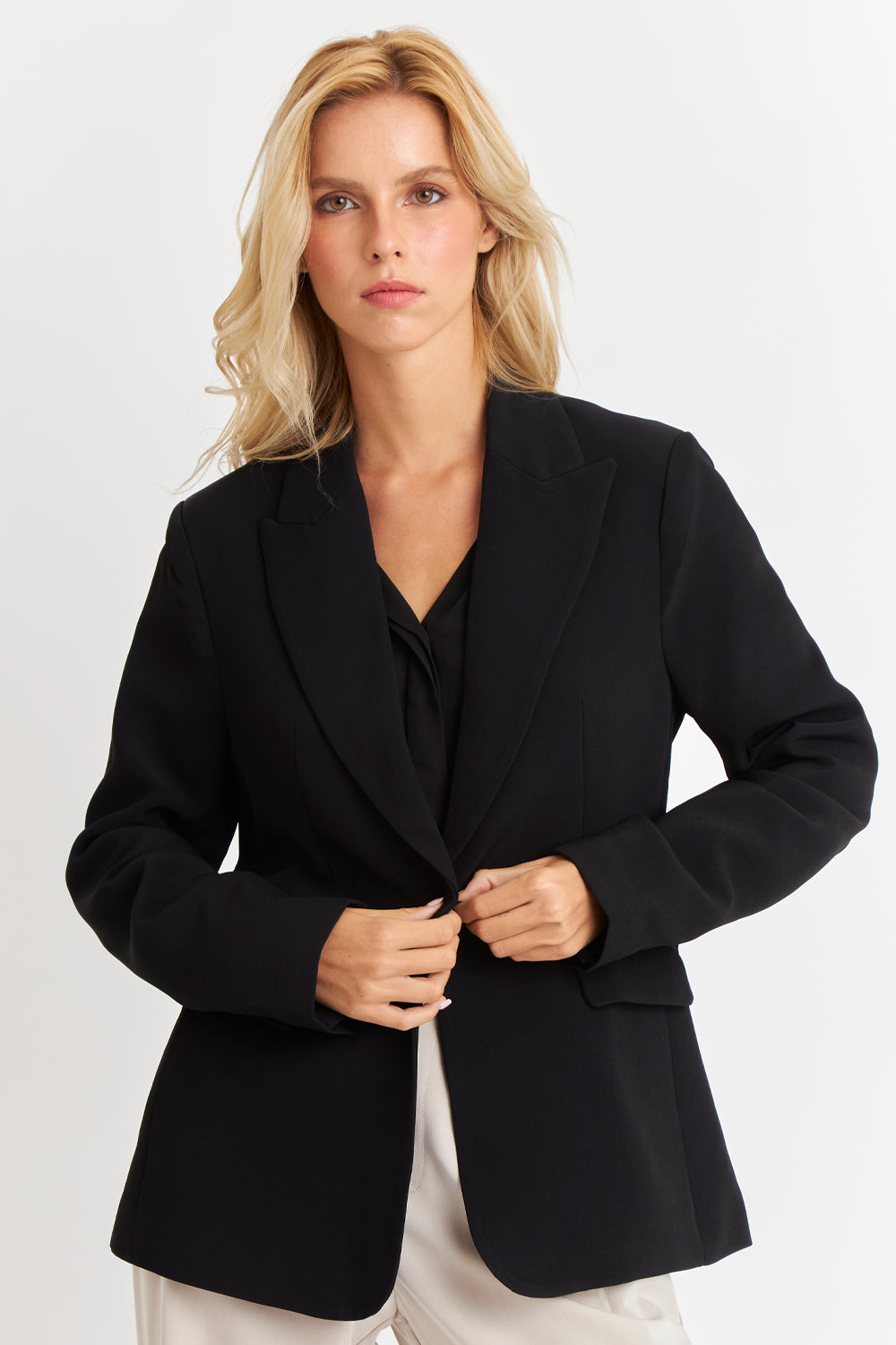 Blazer Bolsillos y Botón  Negro