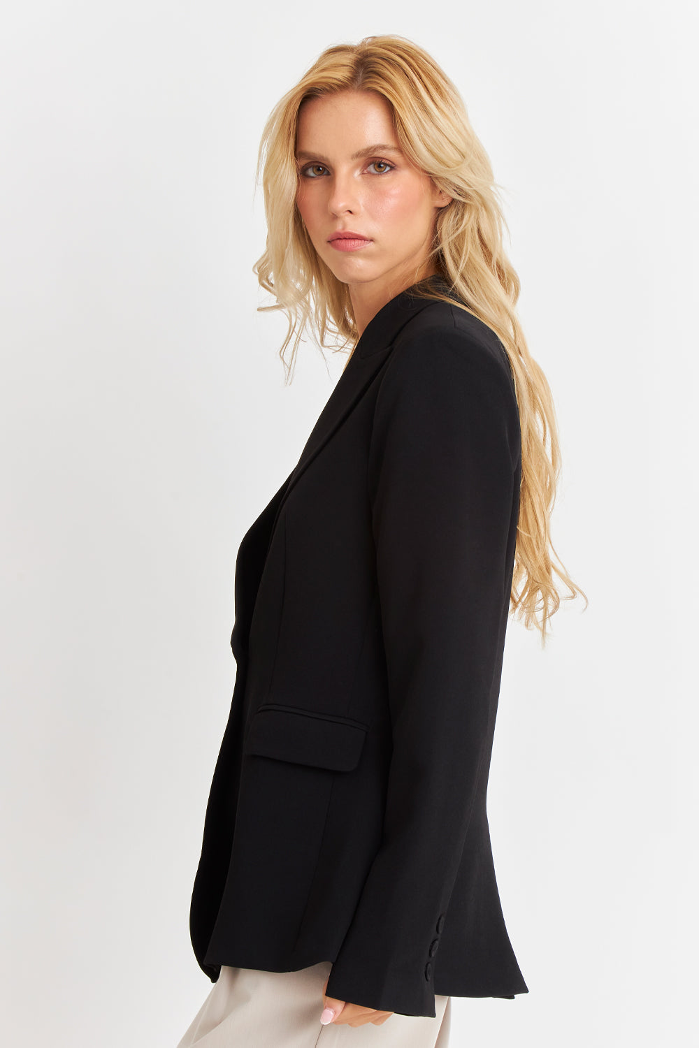 Blazer Bolsillos y Botón  Negro