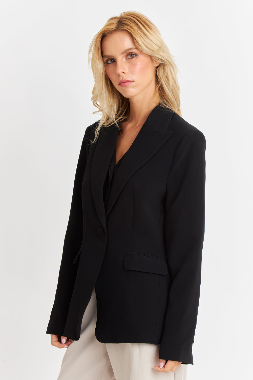 Blazer Bolsillos y Botón  Negro