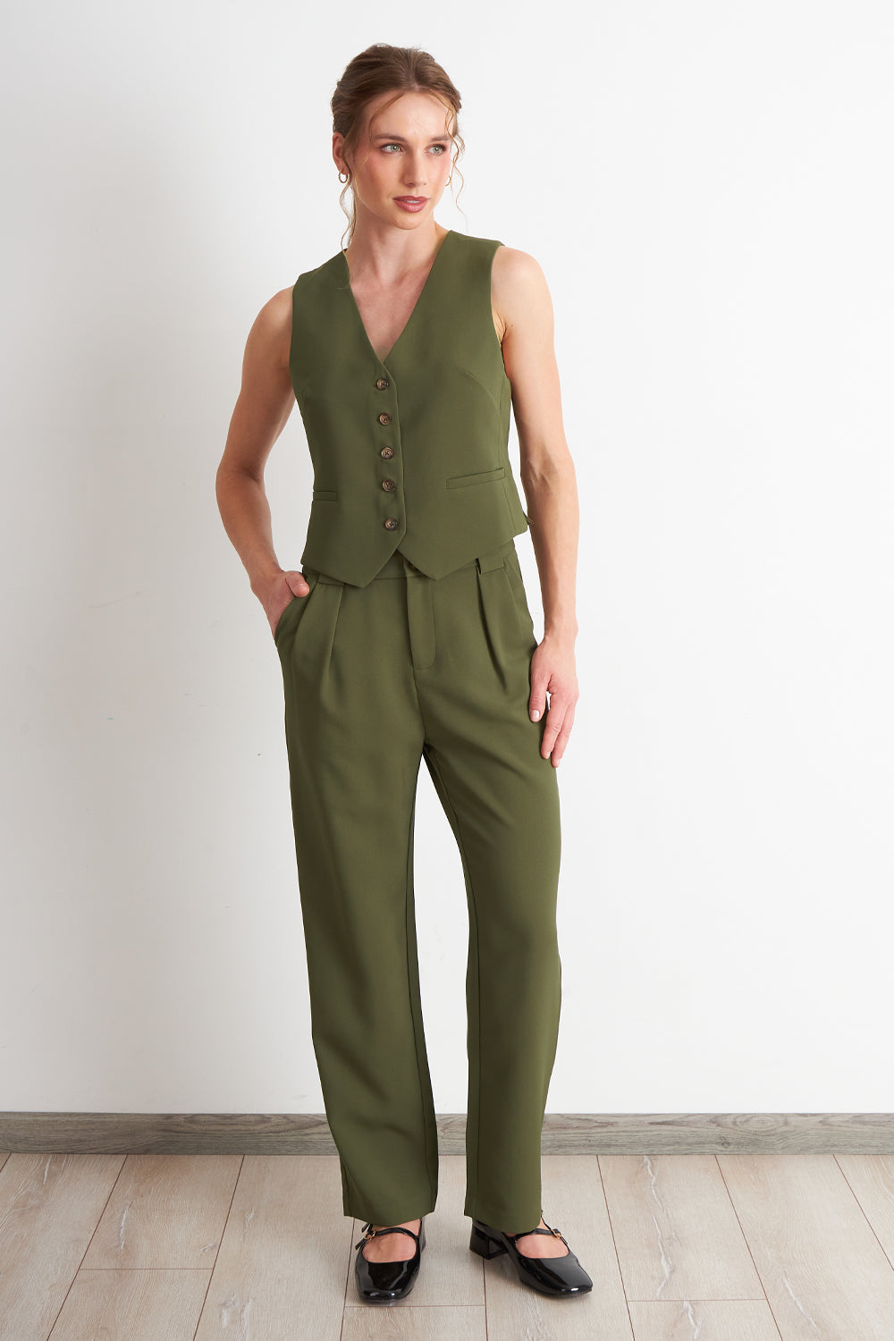 Pantalón Recto Con Pinza Oliva