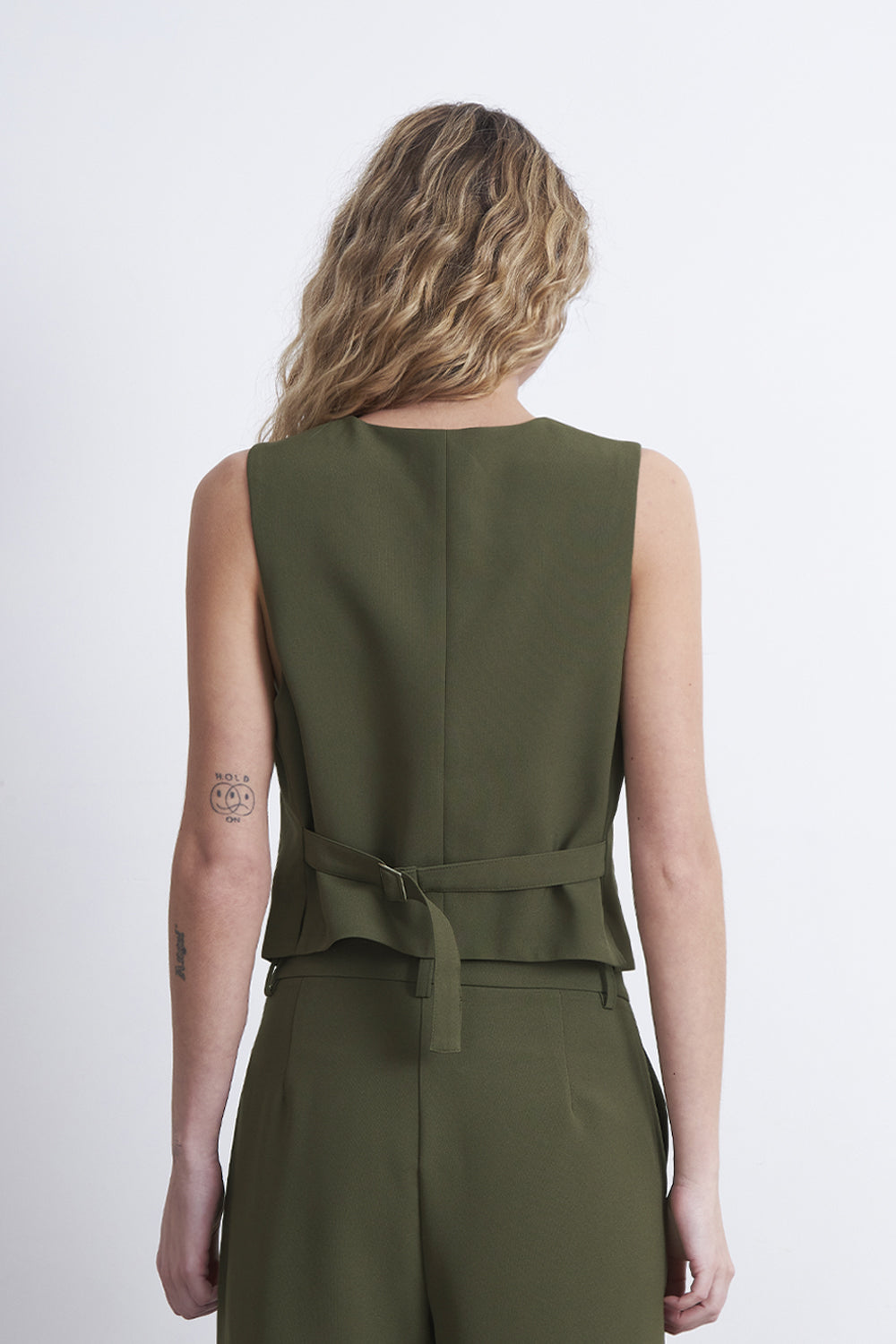 Gilet Básico Ajustable Oliva
