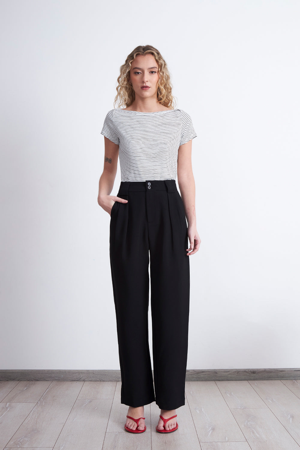 Pantalón Recto Con Pinza Negro