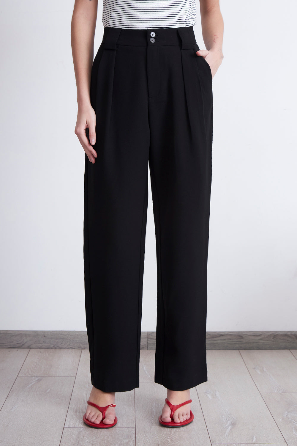 Pantalón Recto Con Pinza Negro