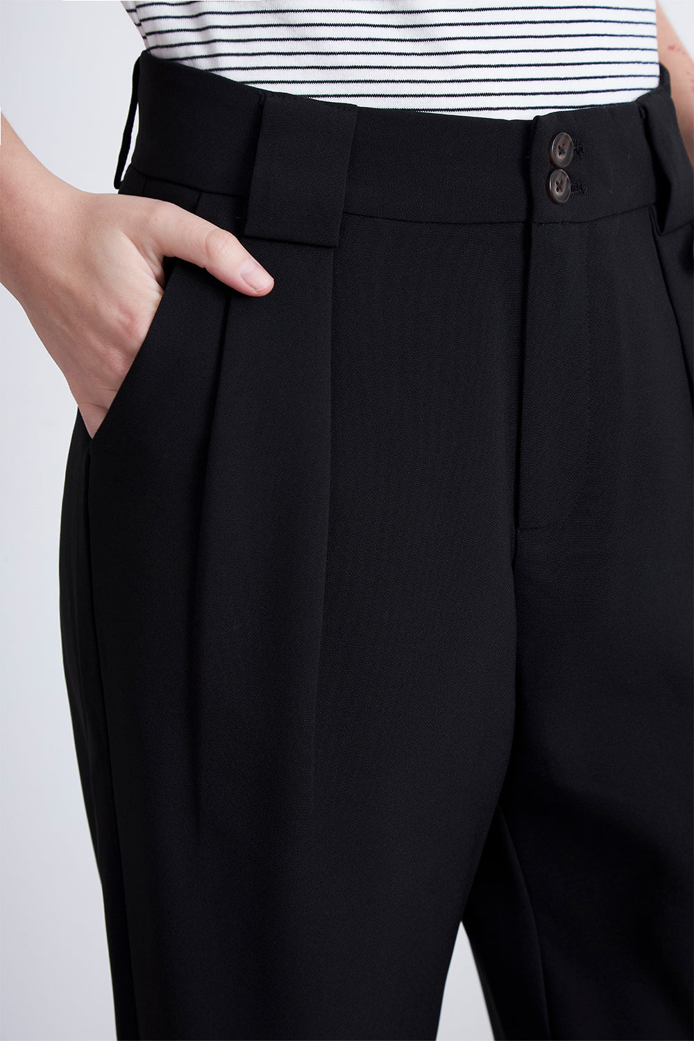 Pantalón Recto Con Pinza Negro