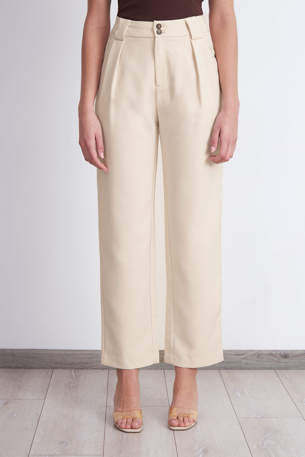 Pantalón Recto Con Pinza Beige