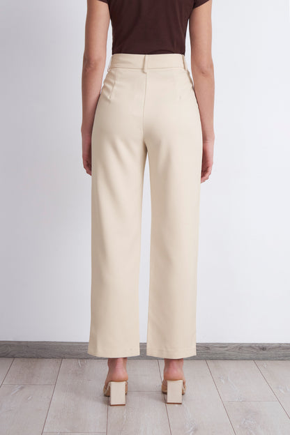 Pantalón Recto Con Pinza Beige