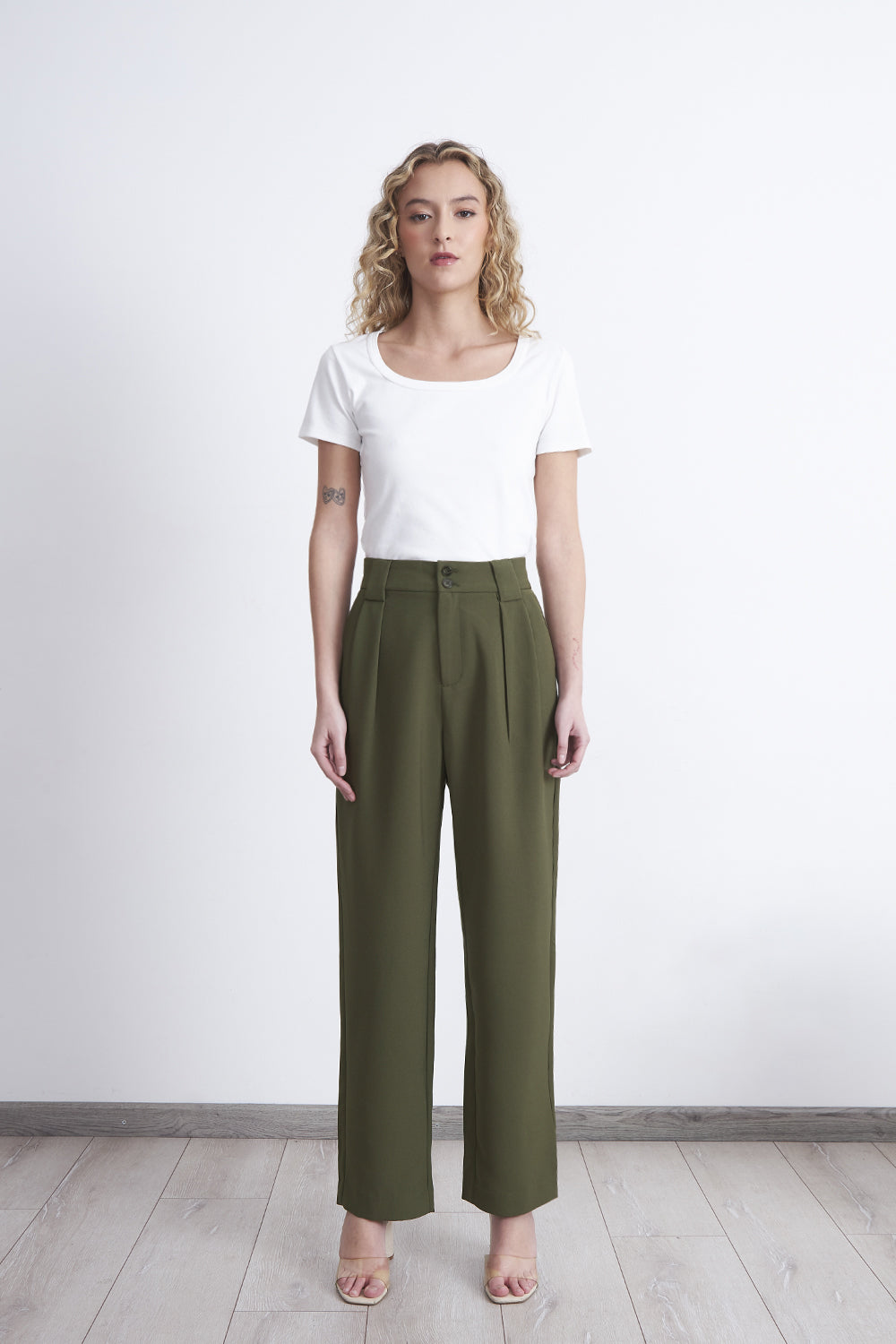 Pantalón Recto Con Pinza Oliva