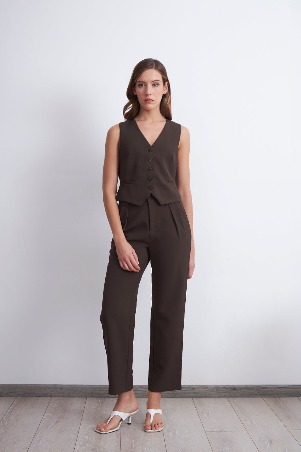 Pantalón Recto Con Pinza Mocca