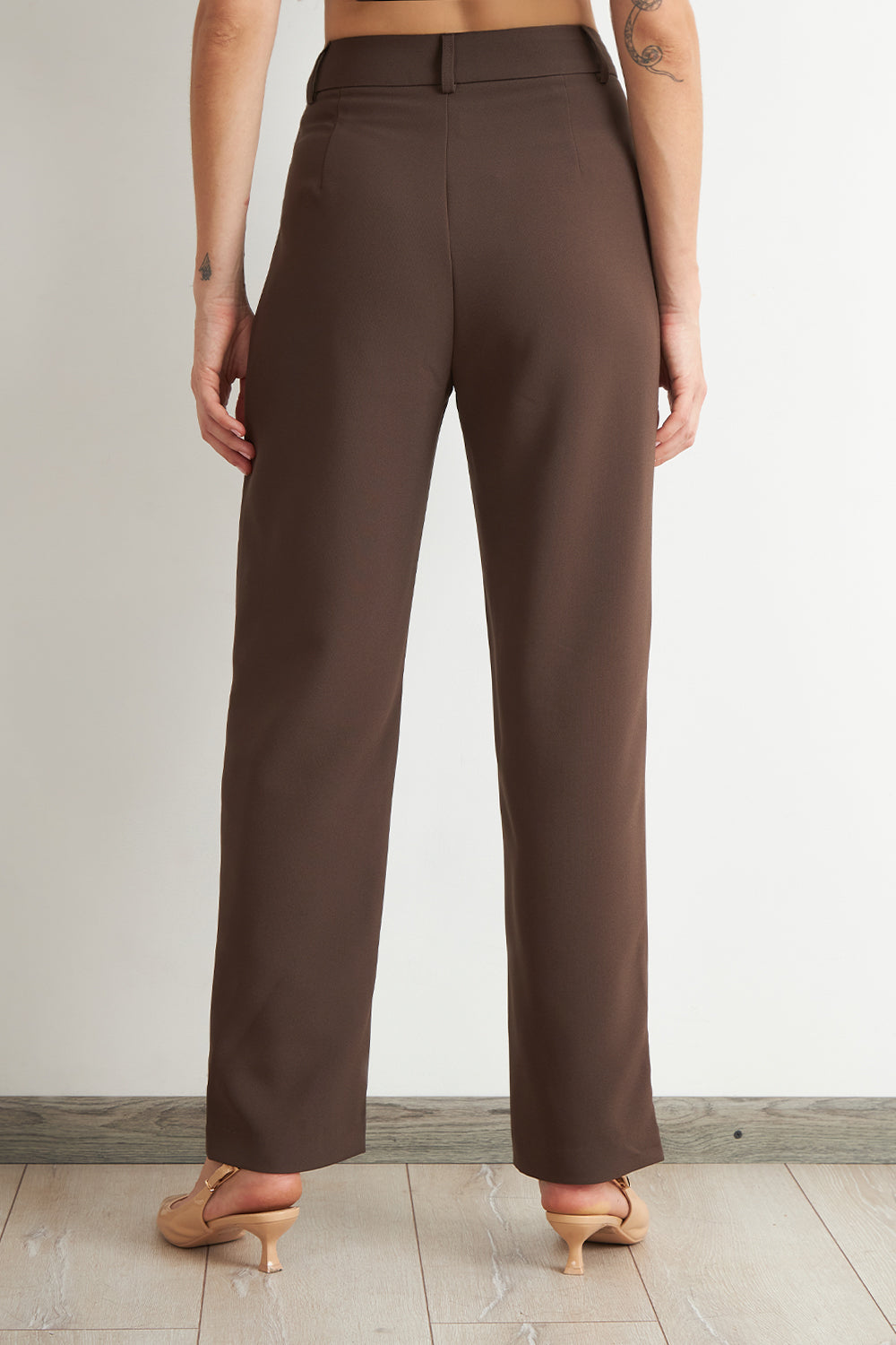 Pantalón Recto Con Pinza Mocca