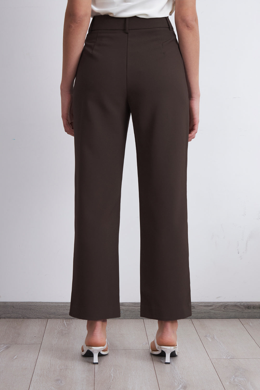 Pantalón Recto Con Pinza Mocca