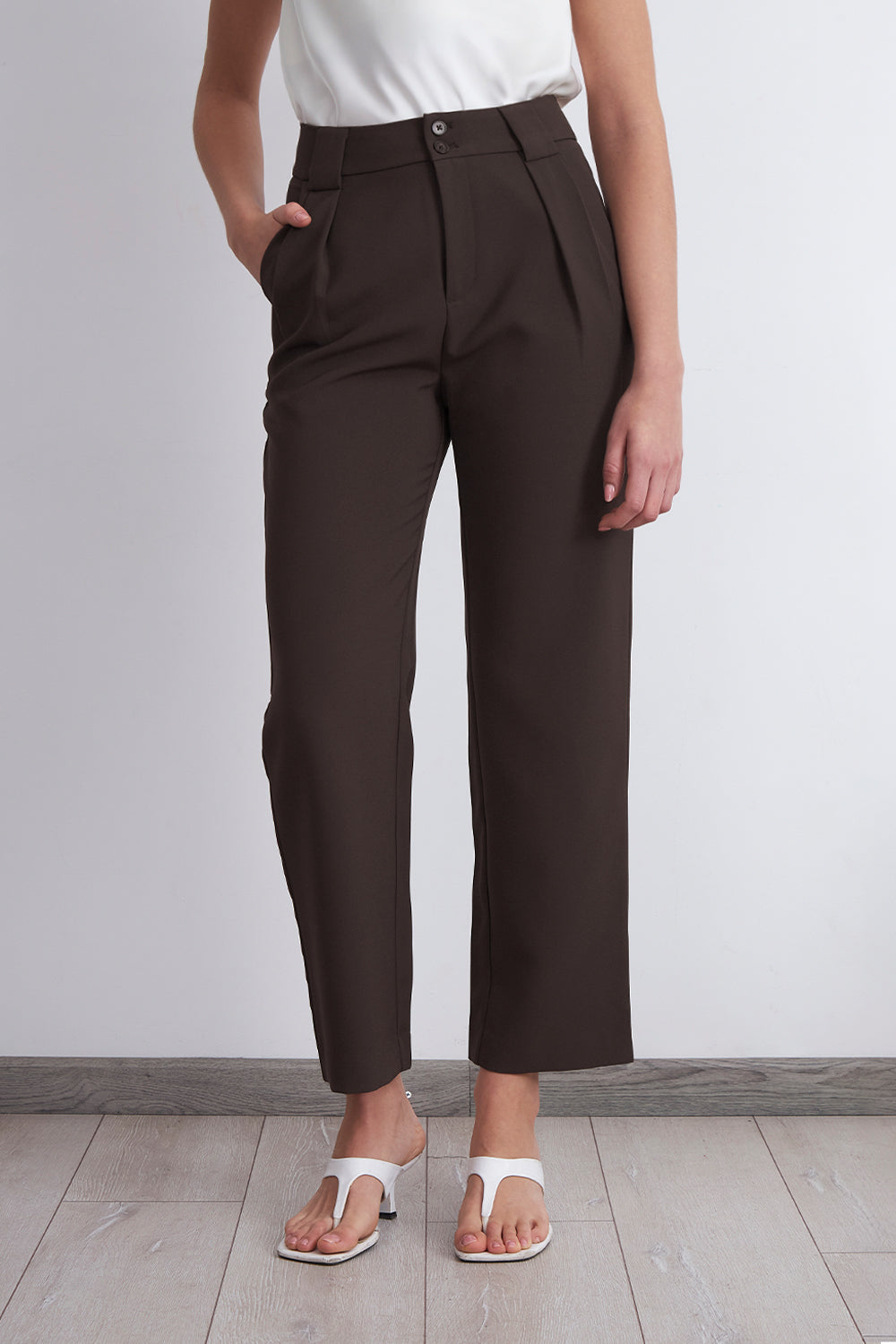 Pantalón Recto Con Pinza Mocca