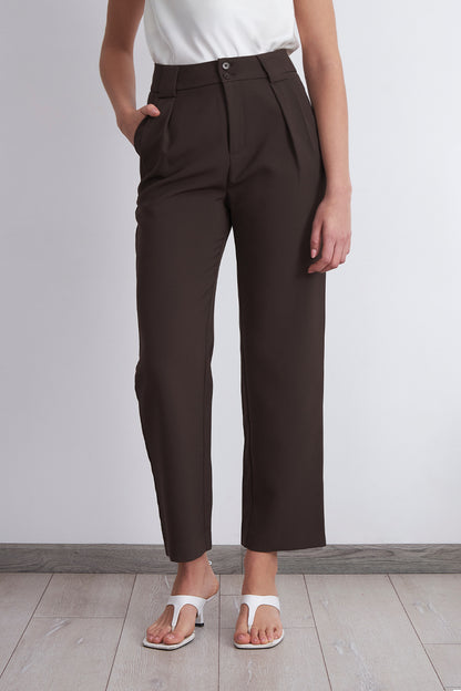 Pantalón Recto Con Pinza Mocca