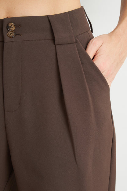 Pantalón Recto Con Pinza Mocca