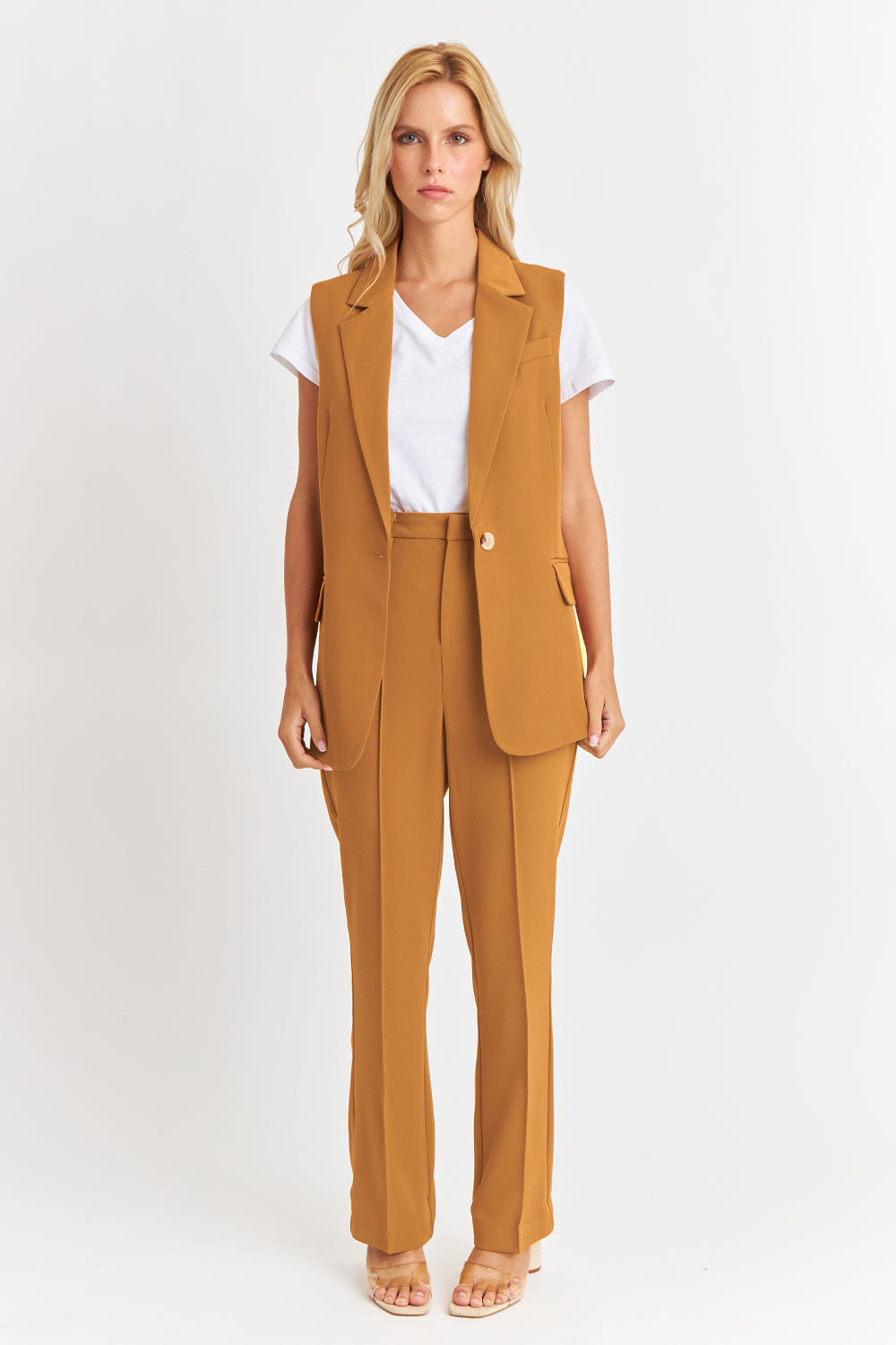 Blazer Sin Mangas Botón Lúcuma