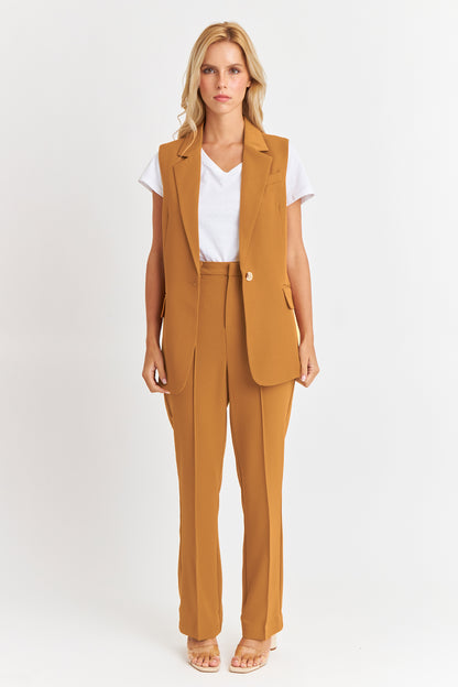 Blazer Sin Mangas Botón Lúcuma
