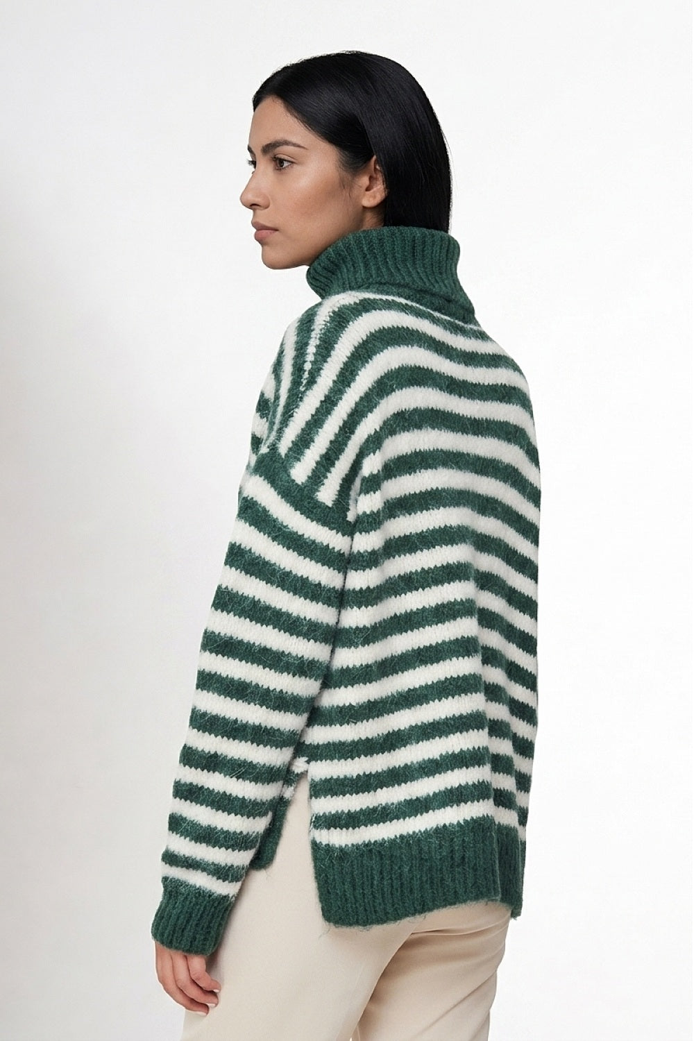 Sweater Holgado Rayado Cuello Alto Verde