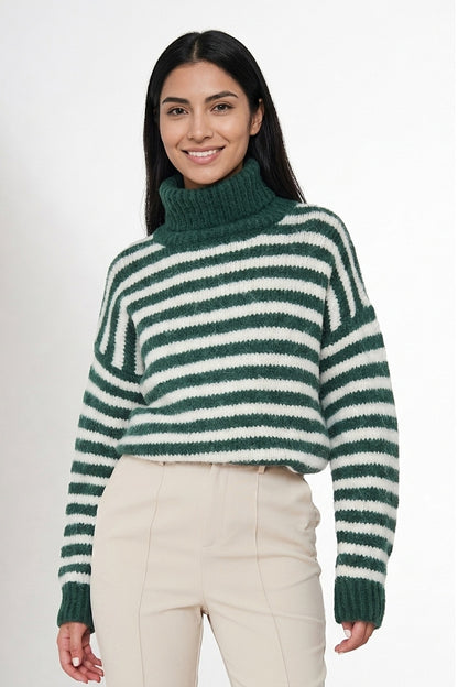 Sweater Holgado Rayado Cuello Alto Verde