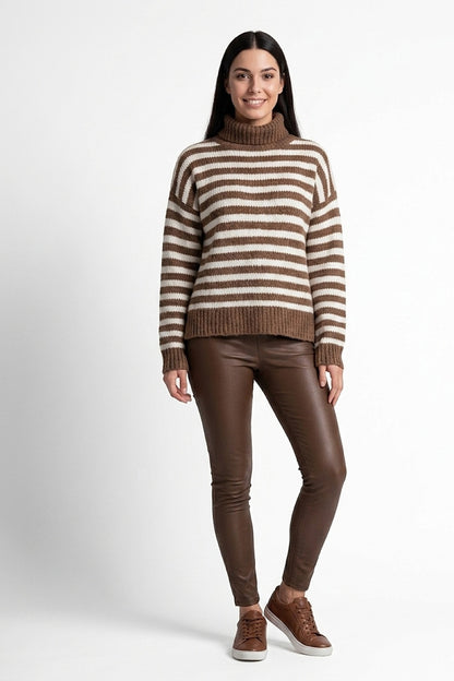 Sweater Holgado Rayado Cuello Alto Café