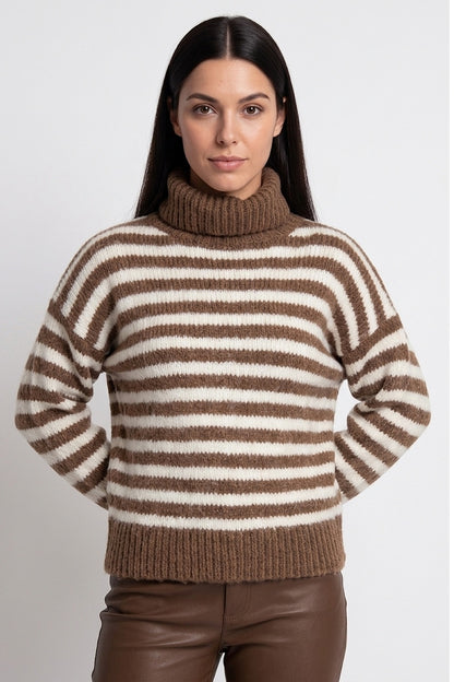 Sweater Holgado Rayado Cuello Alto Café