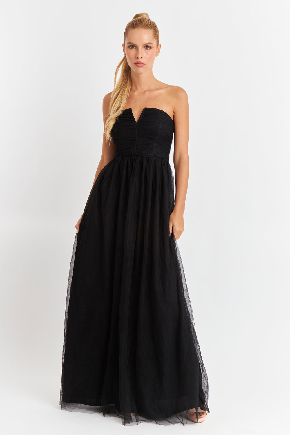 Vestido Strapless y Escote V Negro