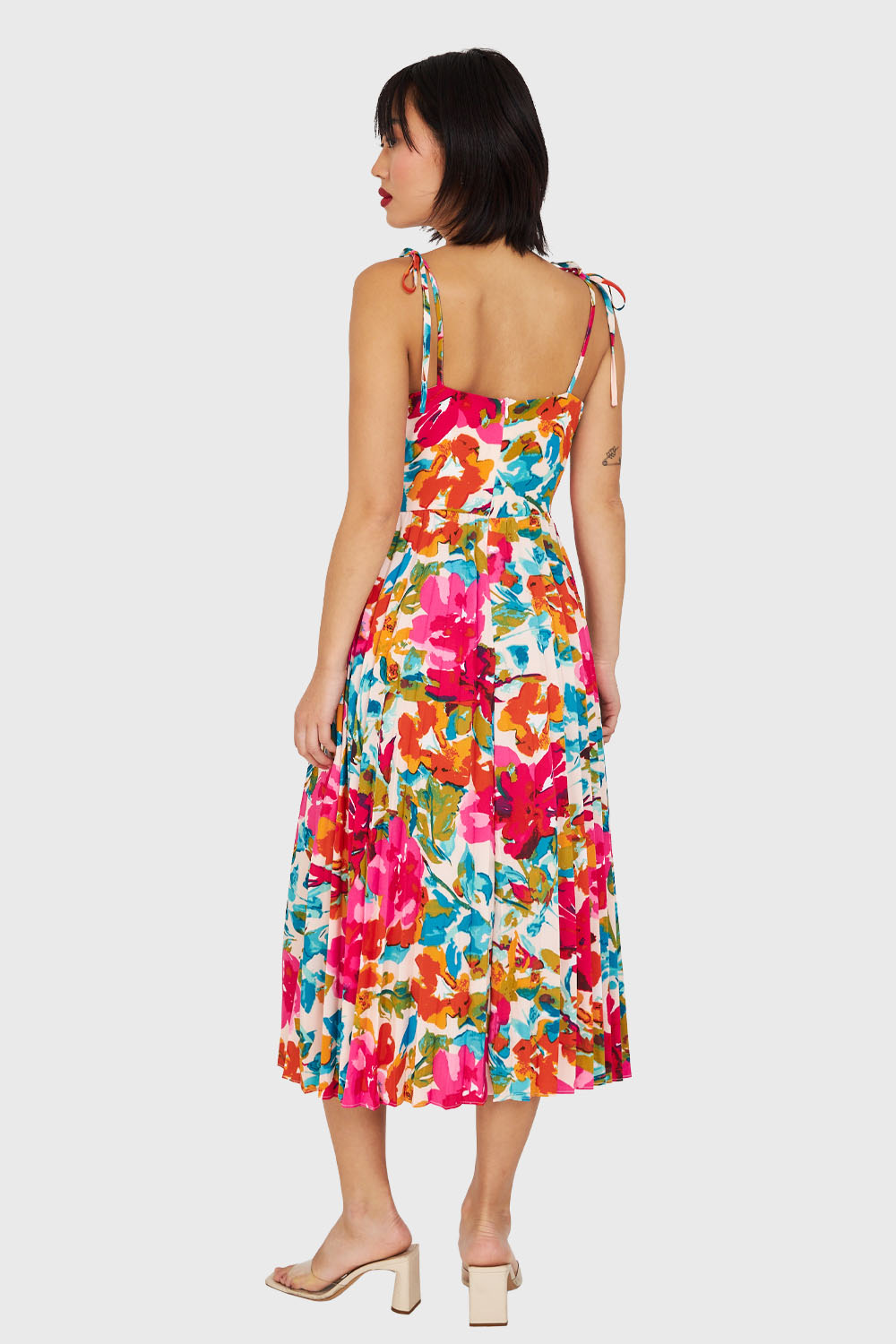 Vestido Con Faldón Plisado Fucsia