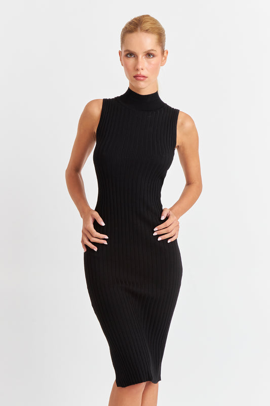 Vestido Acanalado Cuello Alto Negro