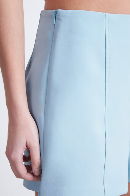 Short Básico Tiro Alto Celeste