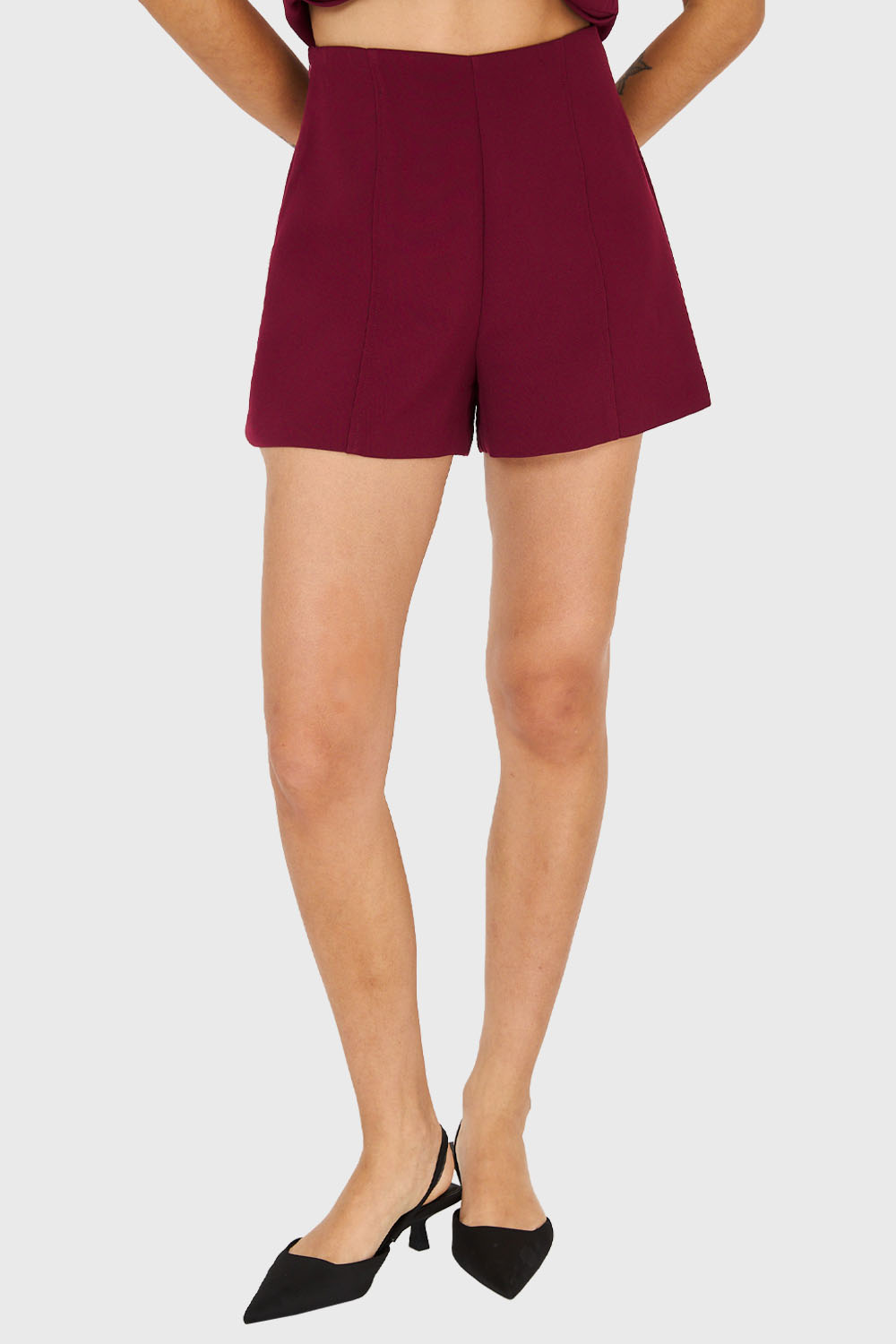 Short Básico Tiro Alto Burdeo