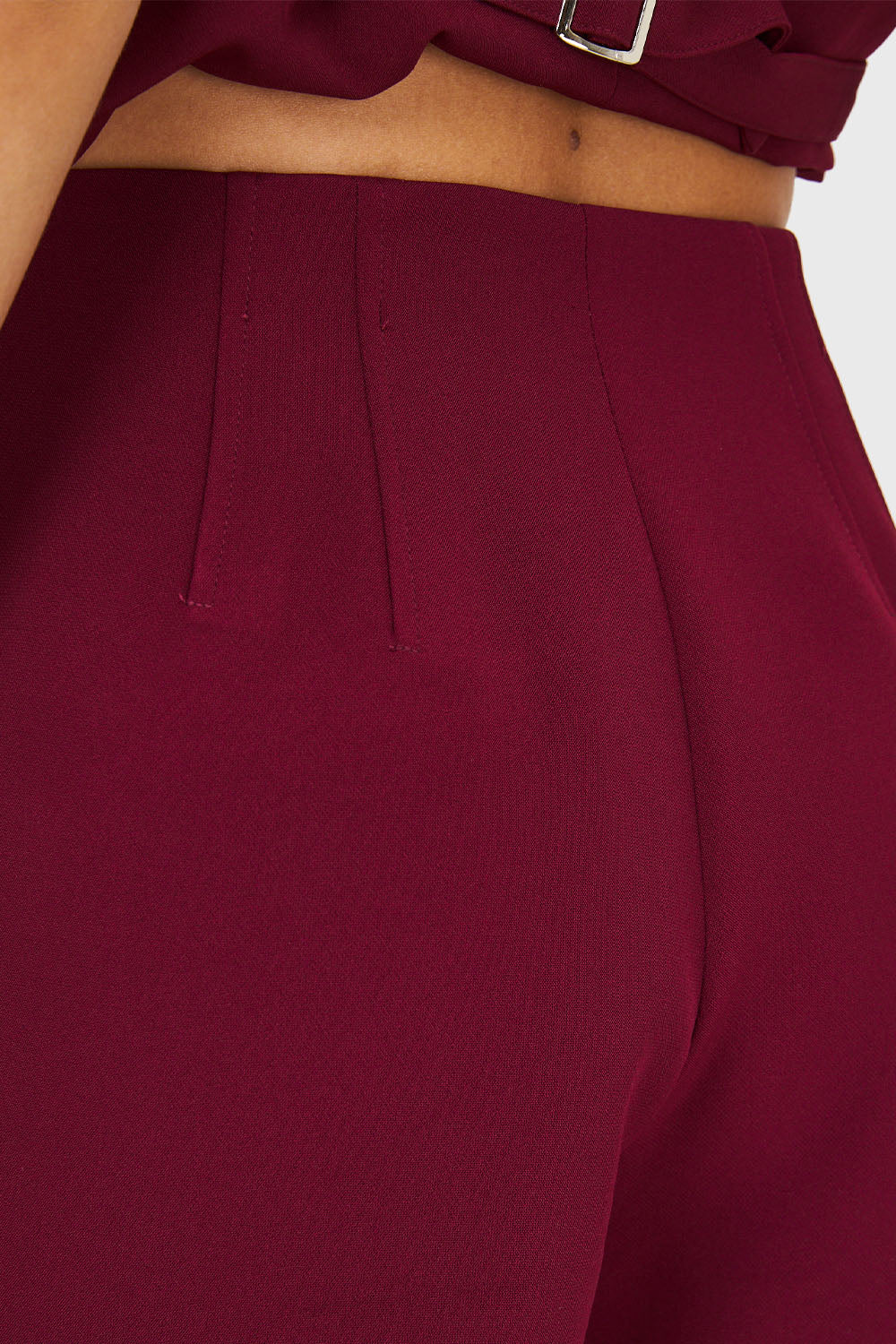 Short Básico Tiro Alto Burdeo