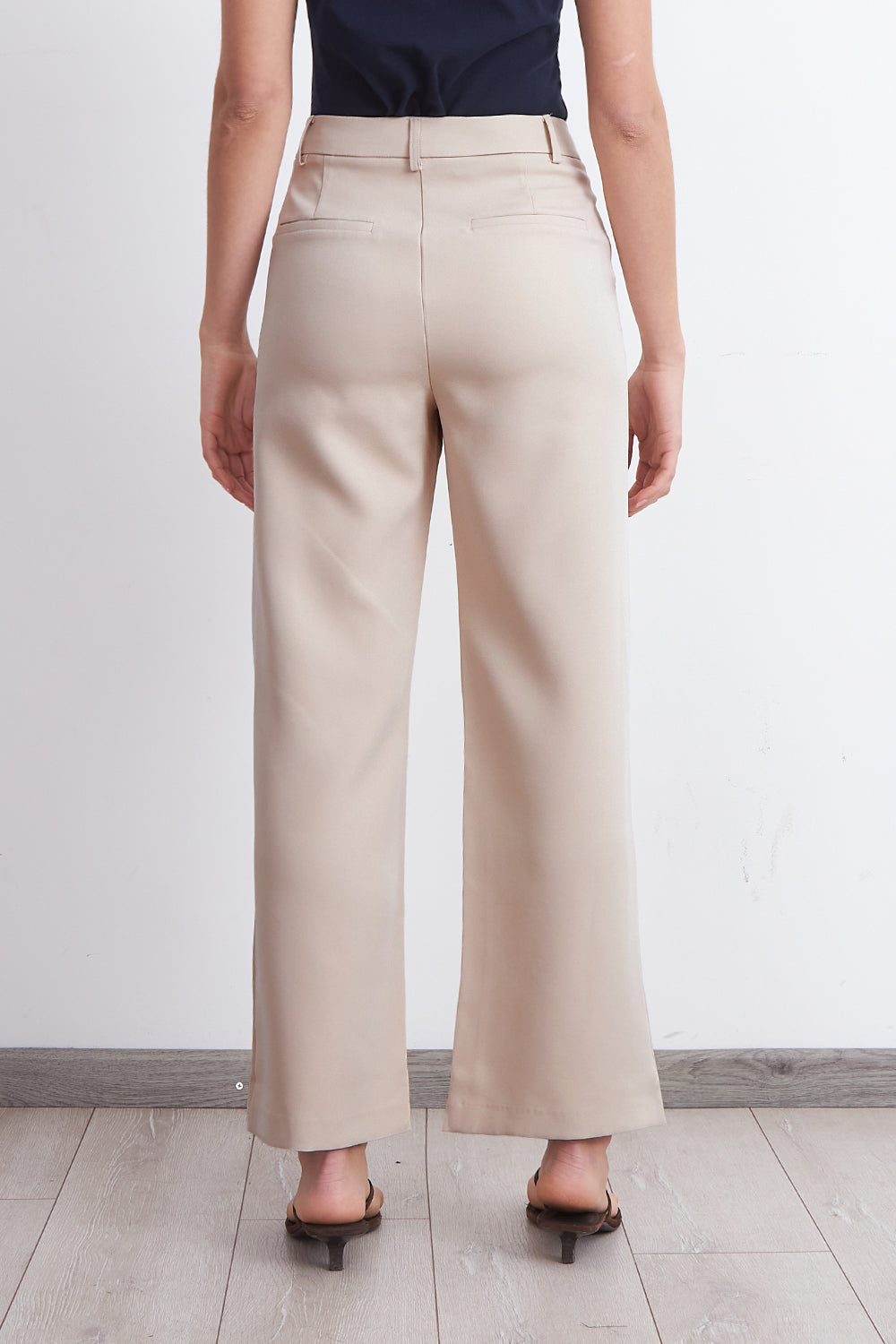 Pantalón Básico Beige Nicopoly