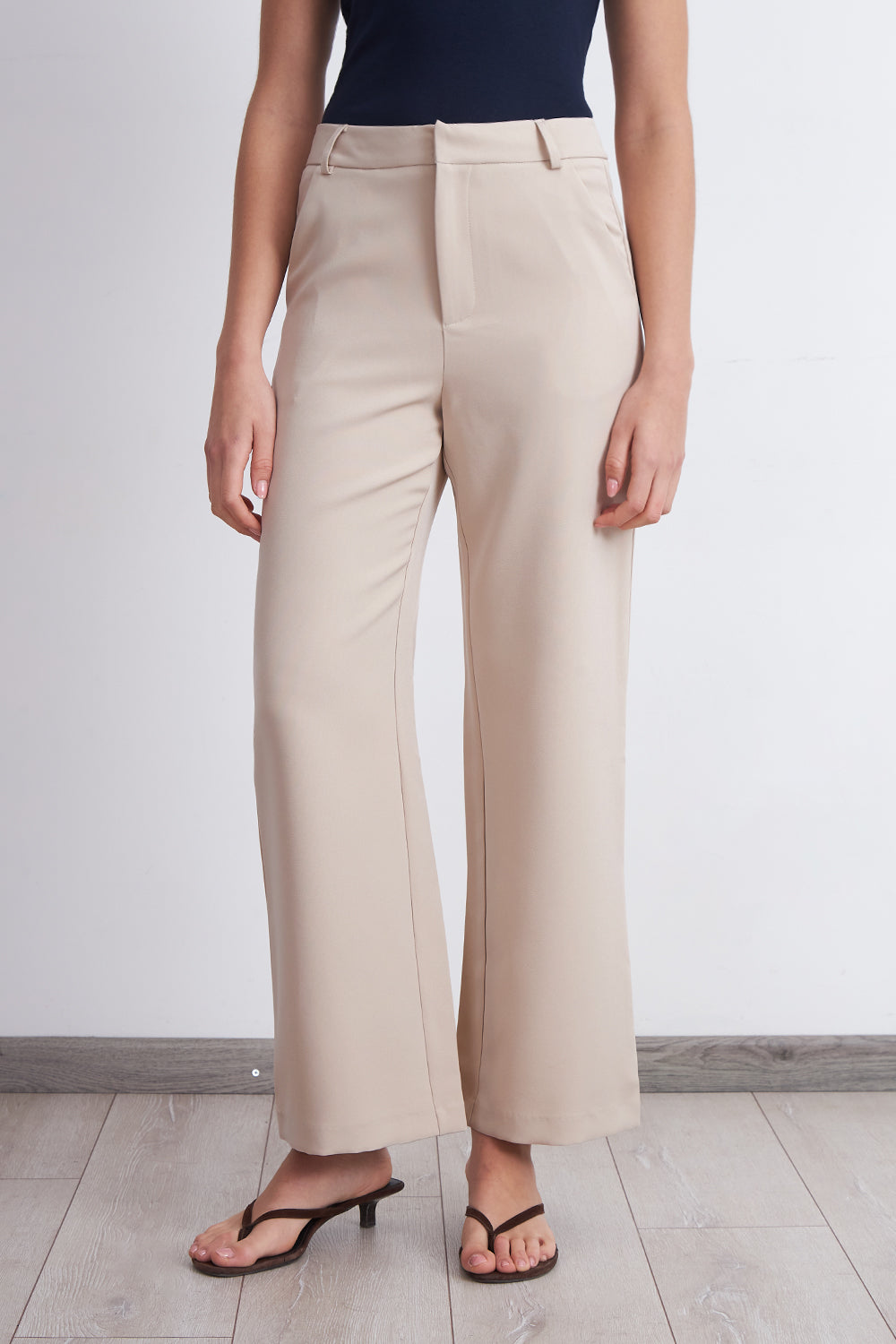 Pantalón Básico Beige Nicopoly