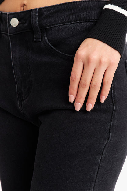 Jeans Básico Recto Negro