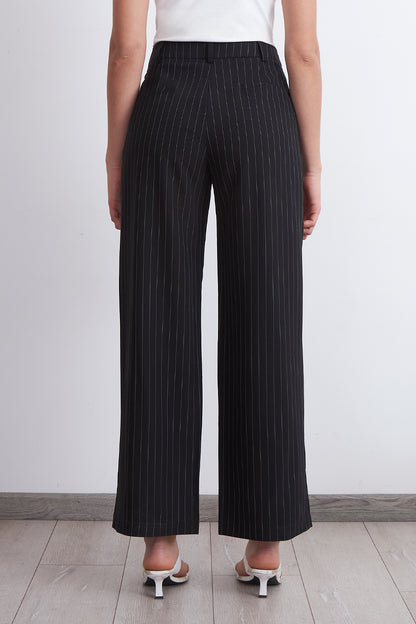 Pantalón de Pierna Recta Raya Diplomática Negro