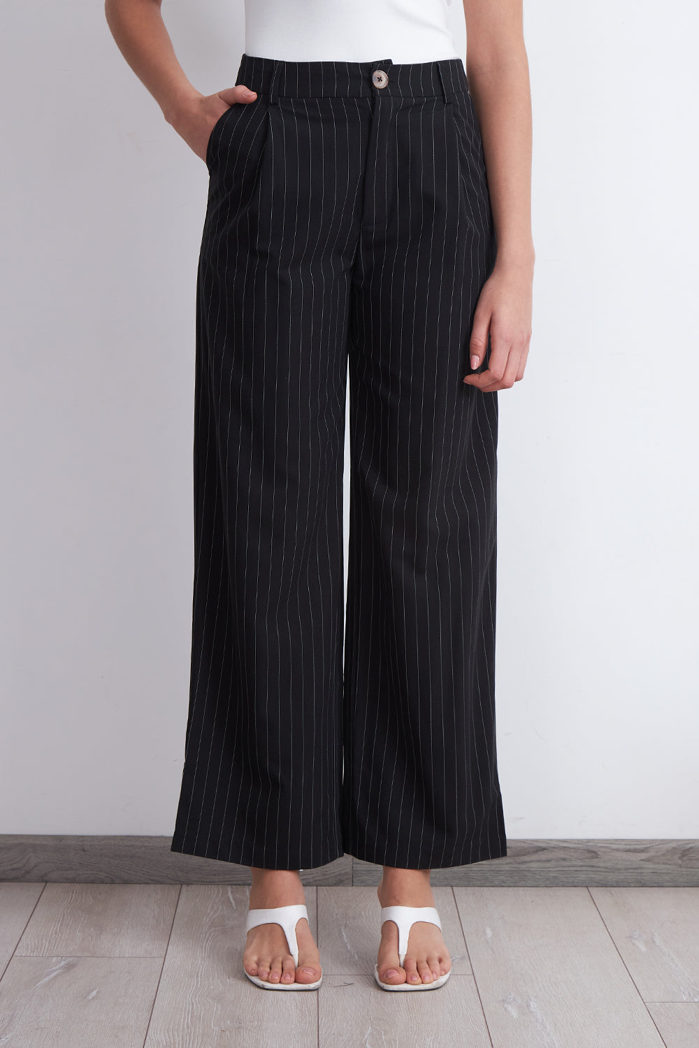 Pantalón de Pierna Recta Raya Diplomática Negro