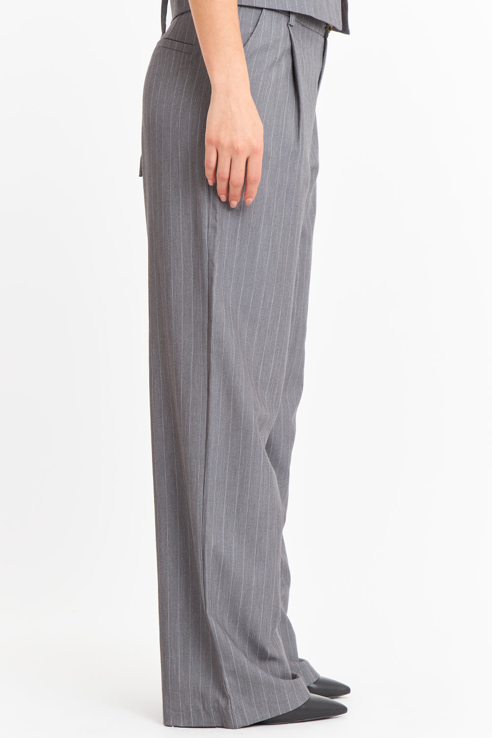 Pantalón de Pierna Recta Raya Diplomática Gris