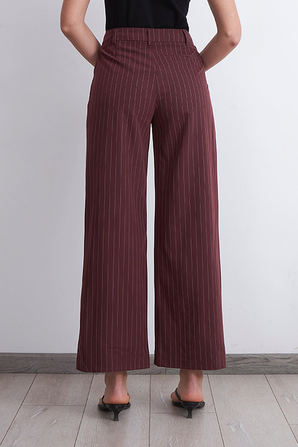 Pantalón de Pierna Recta Raya Diplomática Burdeo
