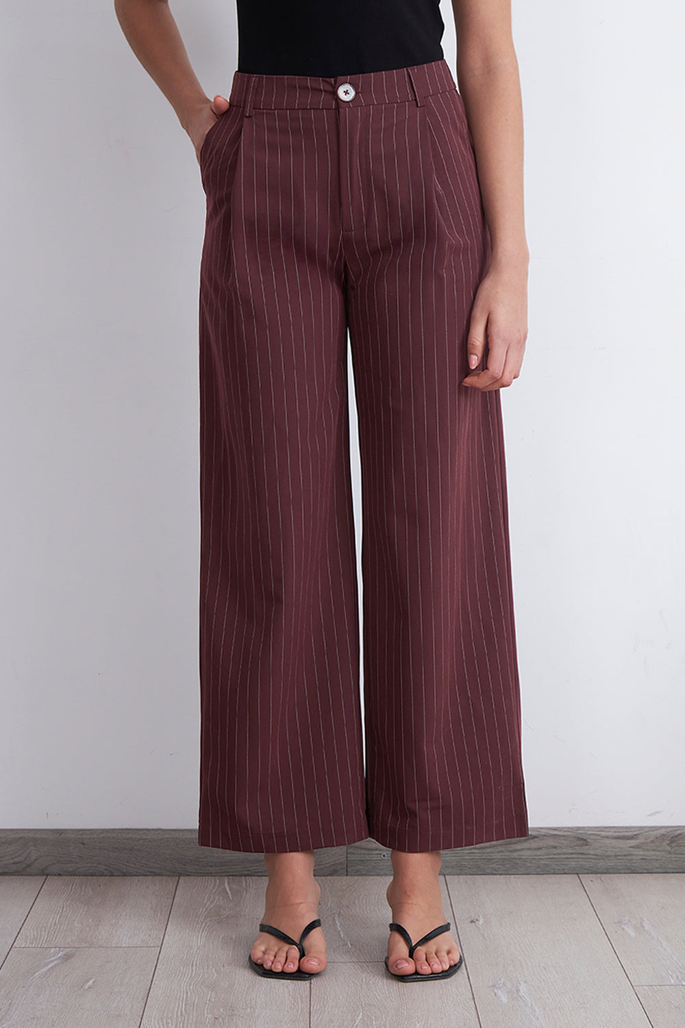 Pantalón de Pierna Recta Raya Diplomática Burdeo