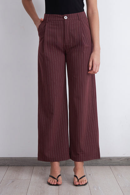 Pantalón de Pierna Recta Raya Diplomática Burdeo