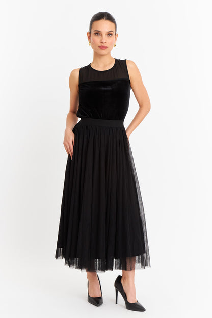 Polera sin Manga Detalle Terciopelo Negro