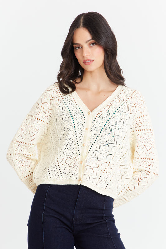 Cárdigan Tipo Crochet Botones Dorados Beige